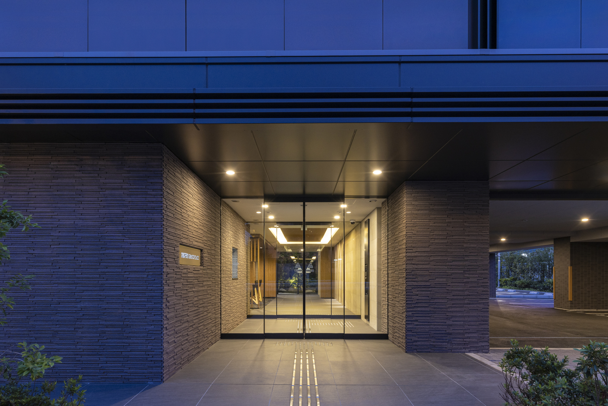 京都円町GRAND PLACE-h
