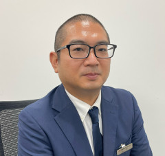 山下　泰明の写真